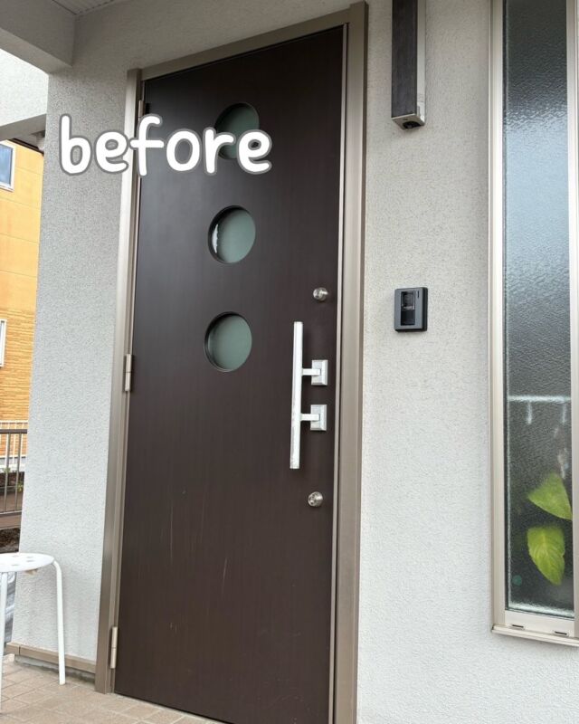 ⁡
清水町H様邸
⁡
玄関ドアの交換をさせていただきました🚪
⁡
劣化により、表面が剥がれてきてしまったので交換しました。
⁡
ドアだけ、窓だけなど細かなところのリフォームも承ります✨
色々なご相談に乗りますので、お気軽にお越しくださいませ💁‍♀️
⁡
#善行建設　#静岡県　#三島市　# 沼津市　#長泉町　#伊豆の国市　#清水町
#新築　#注文住宅　#リフォーム　#リノベーション